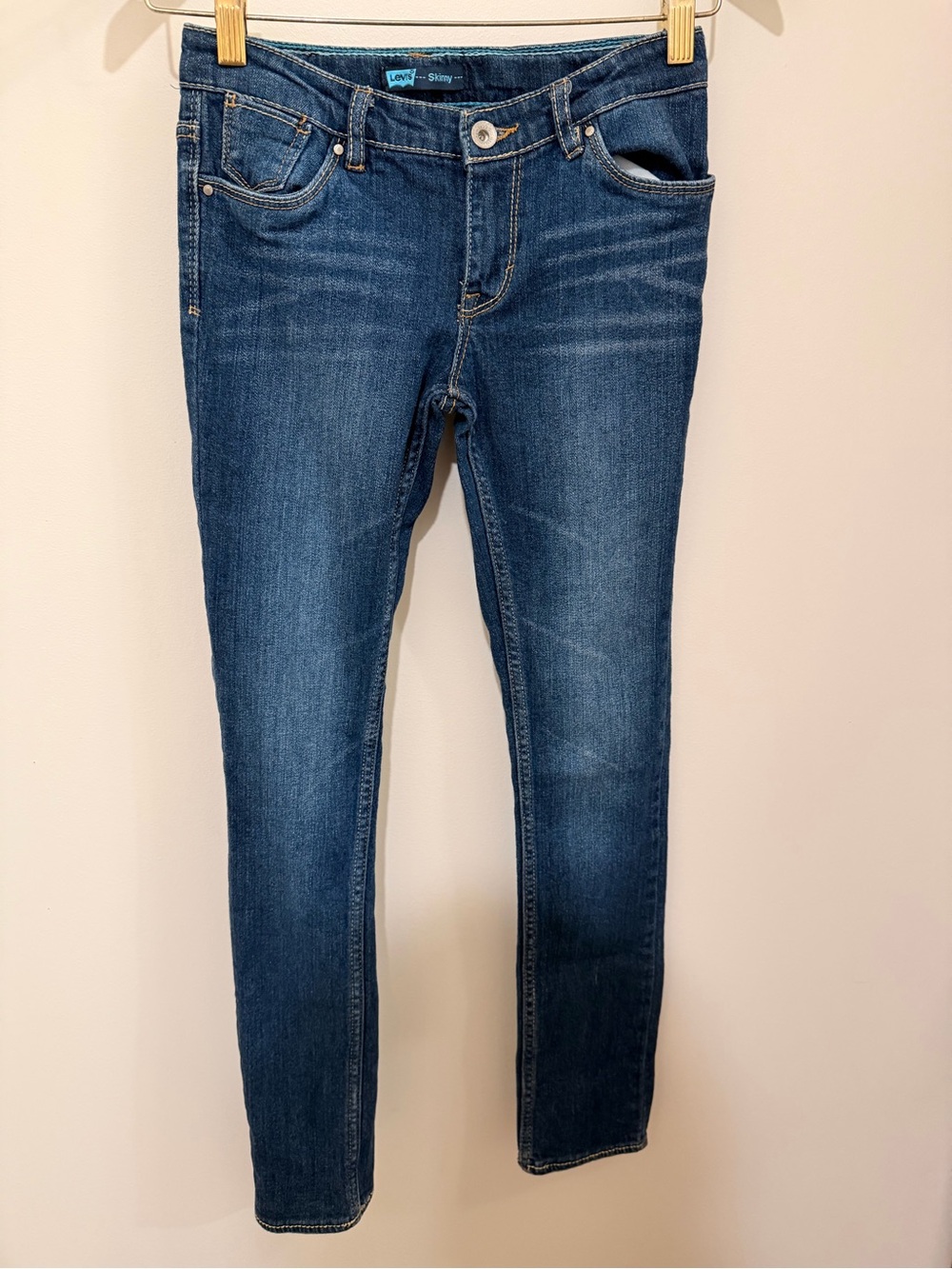 Levi's Women's Skinny Jeans in Medium Blue Wash Size 14 SLIM